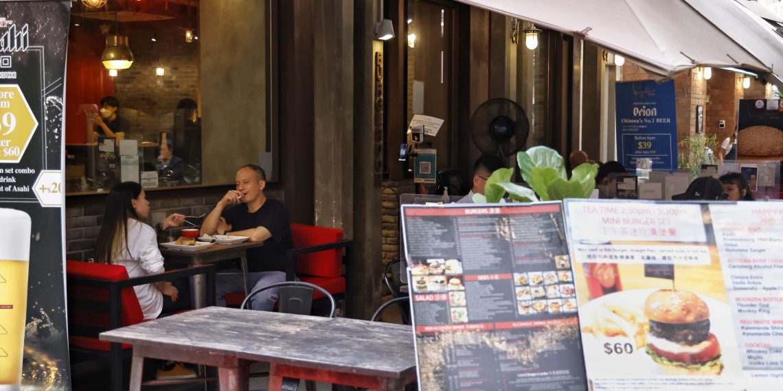 专家指香港暴发第六波疫情可能性不大