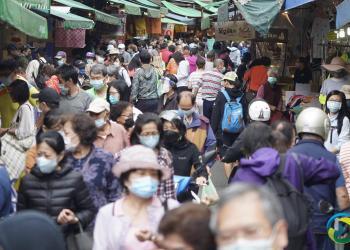 台湾新增84639例确诊 专家指“高点未到”