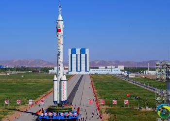神舟十四号整装待发　船箭组合体已转运至发射区