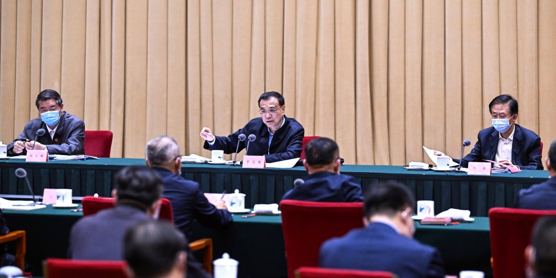 李克强主持召开稳增长稳市场主体保就业座谈会强调 加快和加力实施宏观政策 着力稳市场主体以稳增长保就业保民生