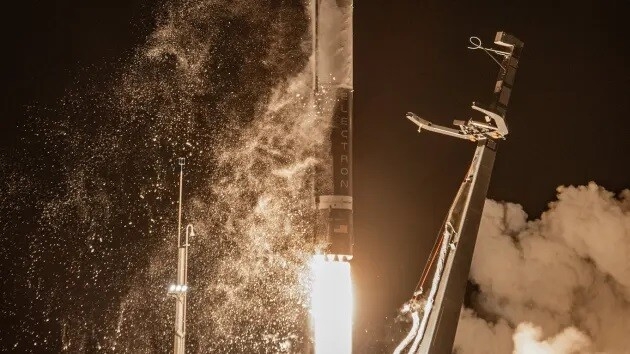 新西兰人创办的火箭实验室向月球发射 NASA 卫星(+动图)