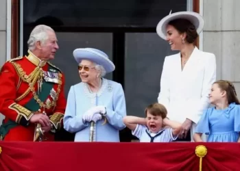 英女王伊丽莎白二世在位70年白金禧：书写历史的时刻