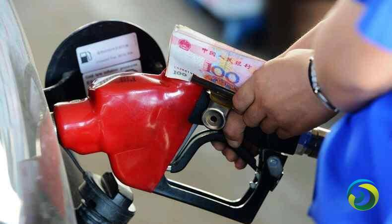 经济观察：多地95号汽油进入“十元时代” 中国的油价算贵吗？