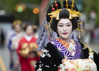 欧亚多国确诊病例数反弹　美允许旅客无需检测入境