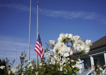 美国新奥尔良一高中毕业典礼后发生枪击事件致1死2伤