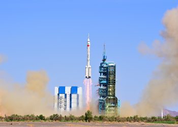 神舟十四号航天员顺利进驻天和核心舱 开启6个月在轨驻留
