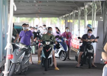 端午假期后台湾疫情反弹 新增病例再逾8万
