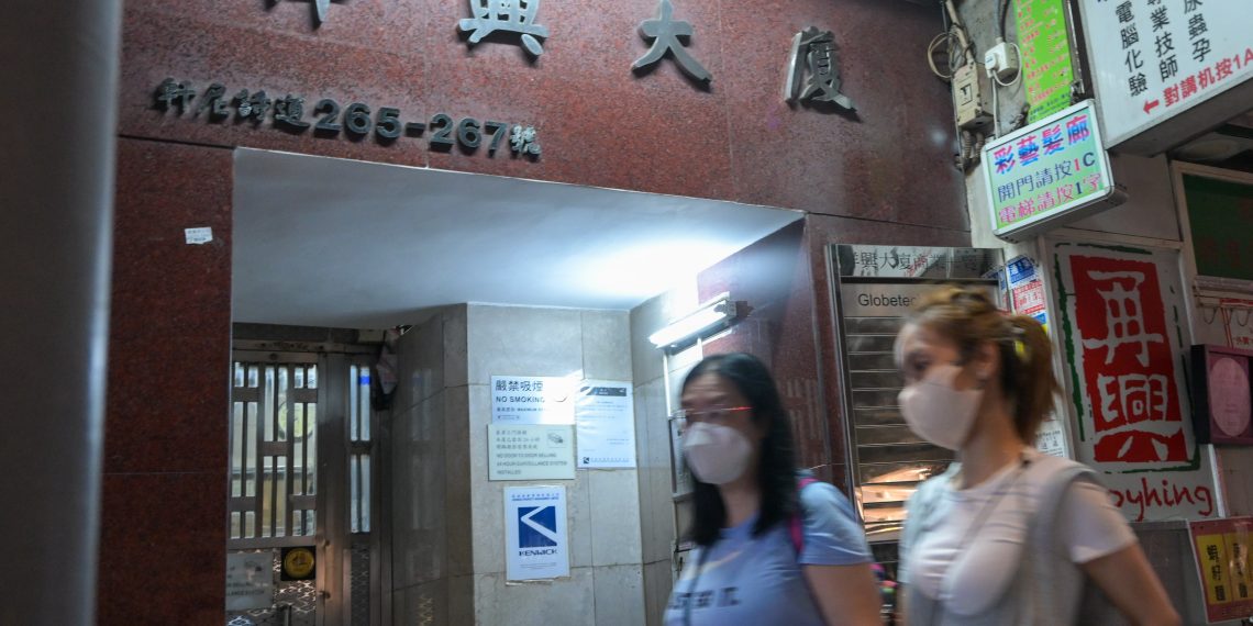 香港医学专家:疫情反弹属可控范围 防控仍需内外夹击