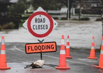 新西兰极端天气：南岛多地多条道路因下雪和洪水关闭