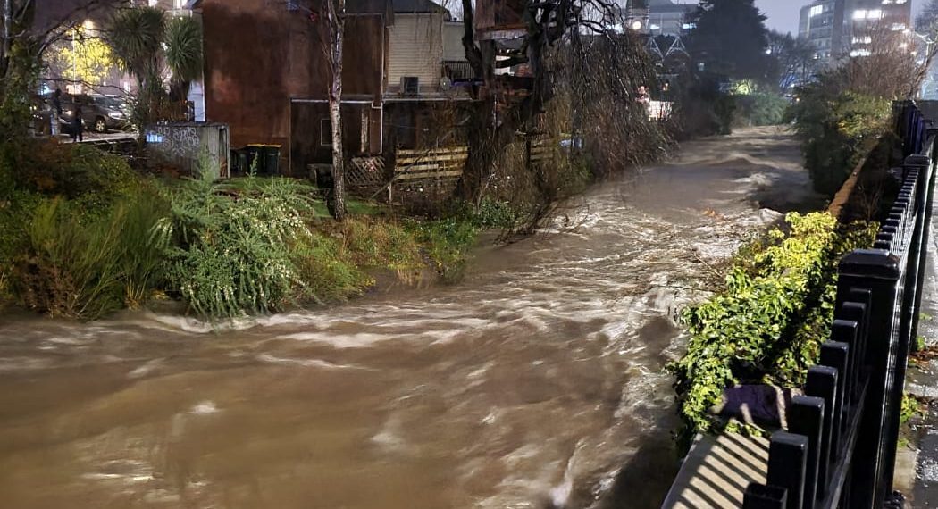 新西兰南岛:基督城仍有道路关闭 滑雪场期待雪霁迎客
