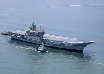 印度首艘国产航母“维克兰特”号交付海军