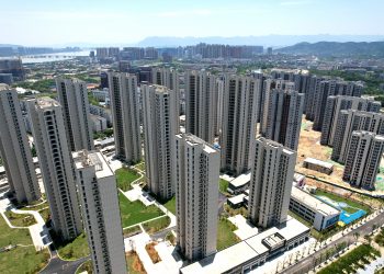 中国国务院：因城施策促进房地产市场平稳健康发展，保障住房刚性需求