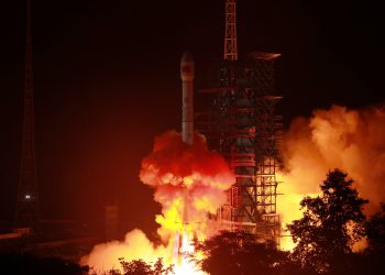 天链新星“入列”　中国第二代中继卫星系统建成