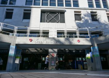 香港拟推红黄码务求精准抗疫　专家：“通关”重要一步
