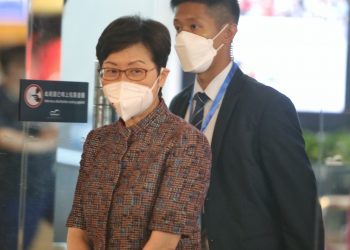 网传林郑月娥夫妇飞伦敦　知情人士称她仍在香港