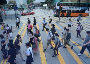 香港特首称“红黄码”待准确分析数据后推出