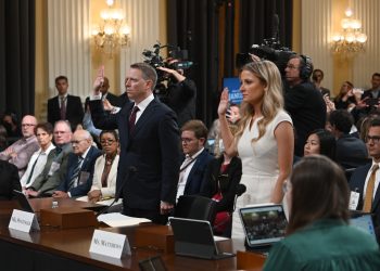 美国会山骚乱听证会聚焦事发时特朗普行动细节
