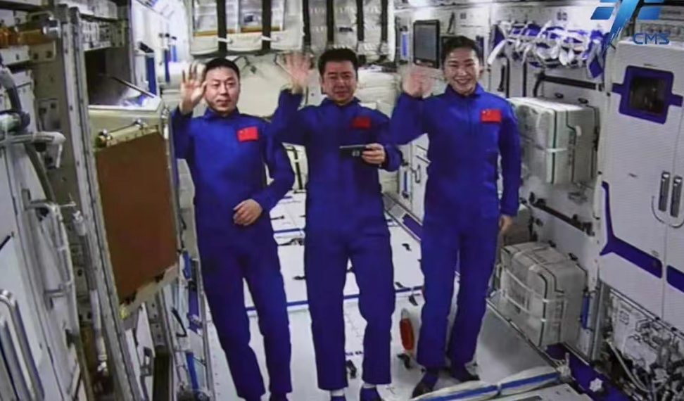 问天实验舱舱门开启 中国航天员首次在轨进入科学实验舱