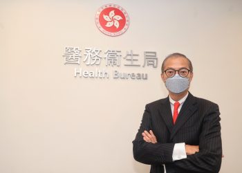 卢宠茂：香港不会躺平　“红黄码”可助精准抗疫