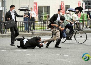 快讯！日本前首相安倍晋三中枪后不治身亡