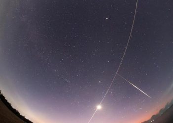 全球拍天宫丨“问天”飞天，“追星人”捕捉惊艳瞬间
