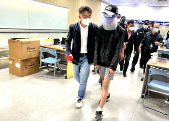 大批台湾青年柬埔寨“涉险”受困 民进党当局遭批无能、推托