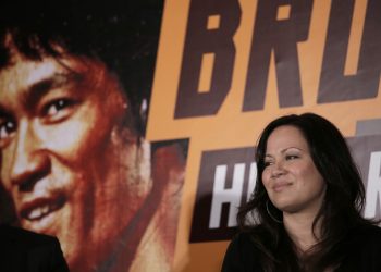 李小龙女儿诉“真功夫”快餐索赔2.1亿元人民币