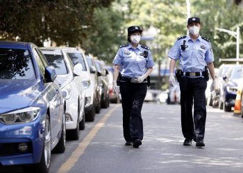 开学季中国警方加强对校园周边特殊人员摸排 防止发生个人极端暴力案事件