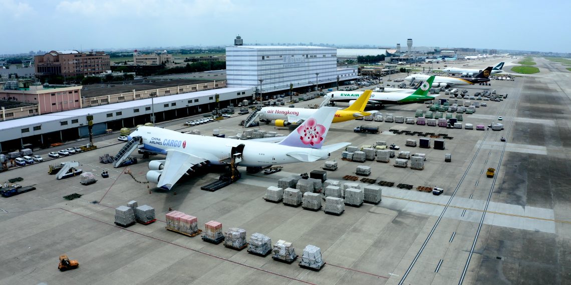 台湾桃园机场两天至少取消72个航班
