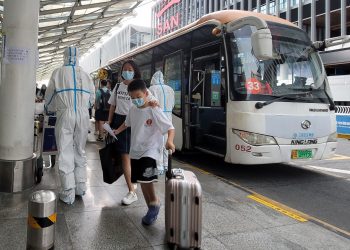 海南分类分批安排滞留游客返程 首批9日飞往西安