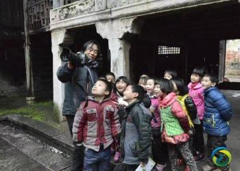 奔走800多个古村落，他拍下了老建筑的模样