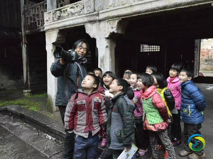奔走800多个古村落,他拍下了老建筑的模样
