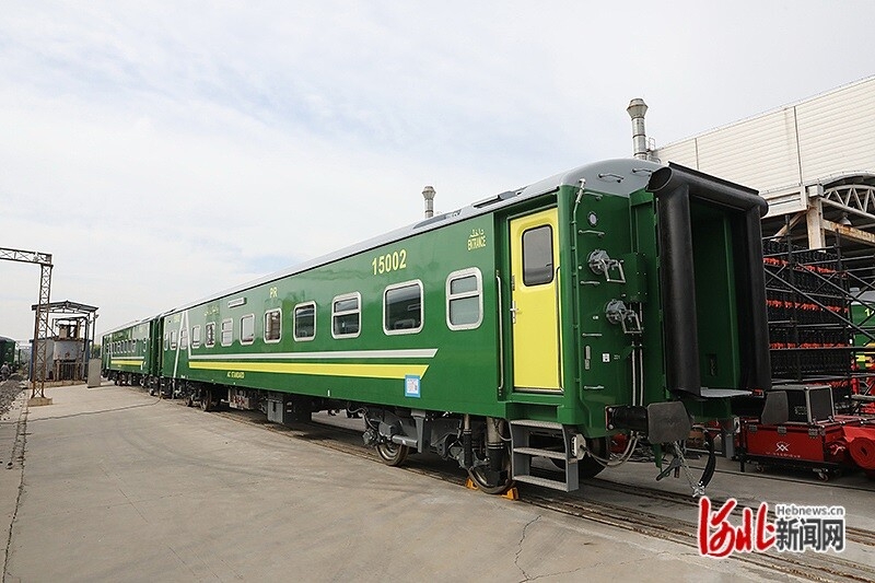 中国时速160公里铁路客车首次“产品+技术”组合出海