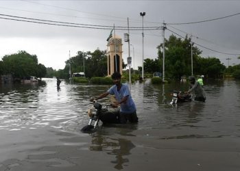 巴基斯坦强降雨已致937人死亡 官员称进入“国家紧急状态”