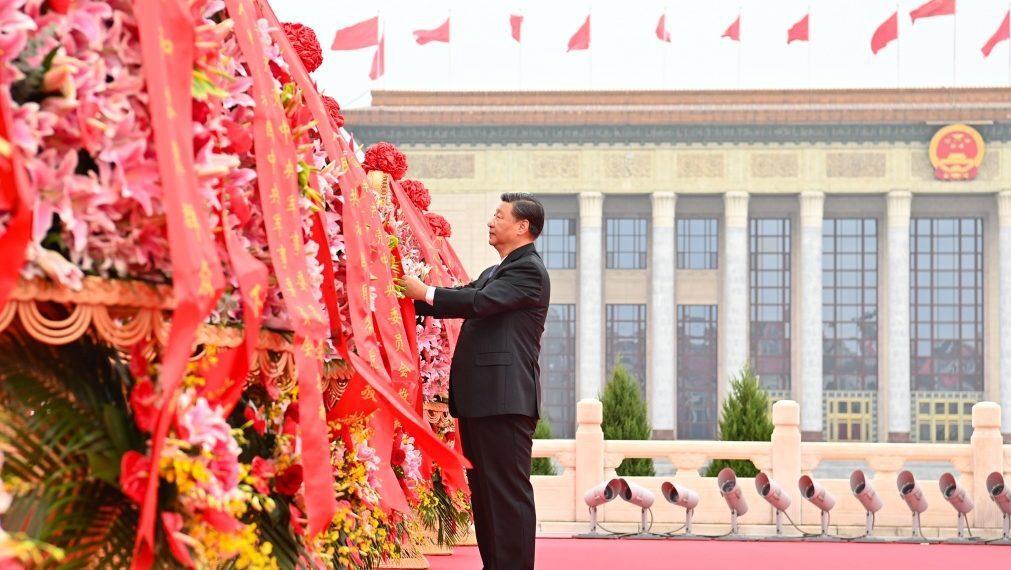 烈士纪念日向人民英雄敬献花篮仪式在京隆重举行  习近平等出席
