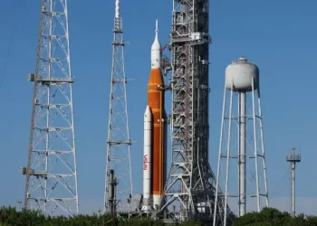 NASA决定9月3日再尝试发射登月火箭