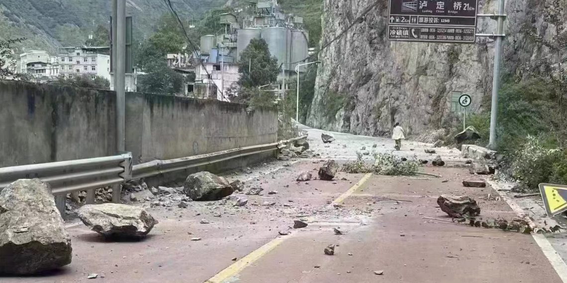 突发!四川泸定发生6.8级地震 当地居民称“晃得站不住”(+视频)