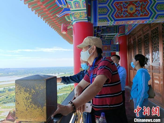 海外华文媒体走进宁夏吴忠:看黄河新颜 观黄河安澜