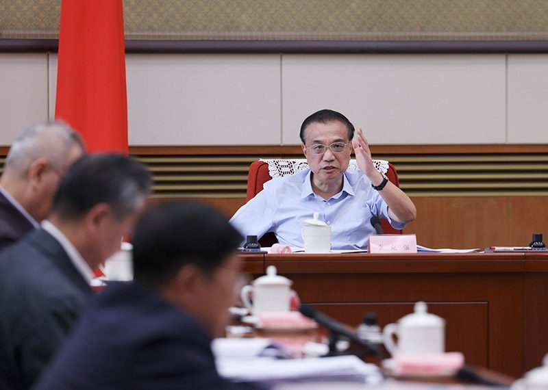李克强主持召开国务院专题会议 强调多措并举稳增长稳就业稳物价