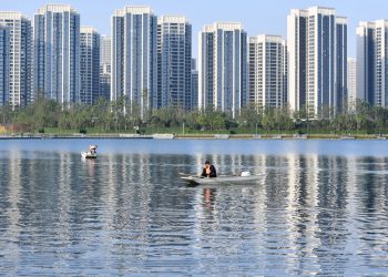 前8月中国百强房企销售额同比降46.2% “千亿房企”仅10家