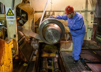 8月全球制造业PMI降至50.9% 全球经济复苏动能趋弱