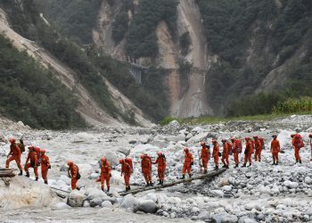 四川泸定6.8级地震已致66人遇难 15人失联（图集）
