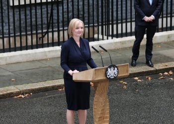 特拉斯接受英女王任命正式成为英国首相