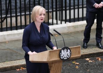 特拉斯接受英女王任命正式成为英国首相