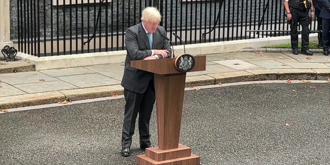 特拉斯接受英女王任命正式成为英国首相