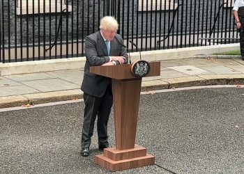特拉斯接受英女王任命正式成为英国首相