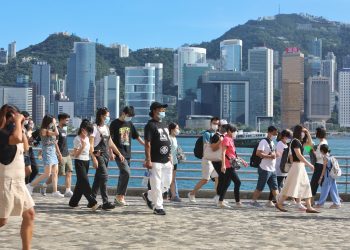 香港将发通行证抢全球人才　退还置业额外“辣税”