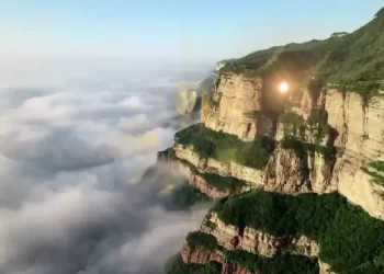 时政微纪录丨习近平考察红旗渠纪实