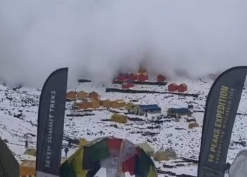 印度一侧喜马拉雅雪崩致10人死亡11人失踪（视频）