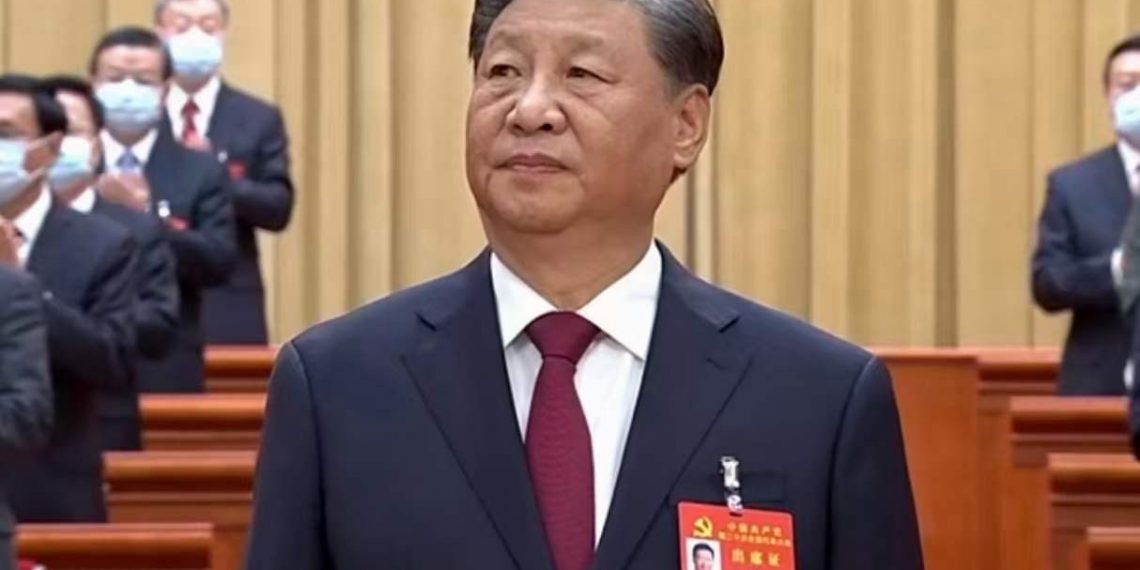 中共二十大16日上午在人民大会堂开幕 习近平正在作报告（视频及图集）